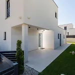 Simba Villa