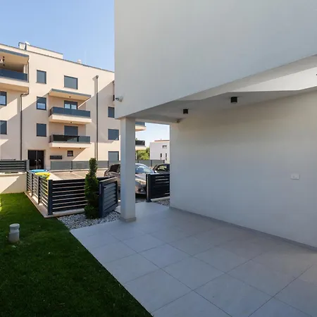 Simba Villa Tar-Vabriga