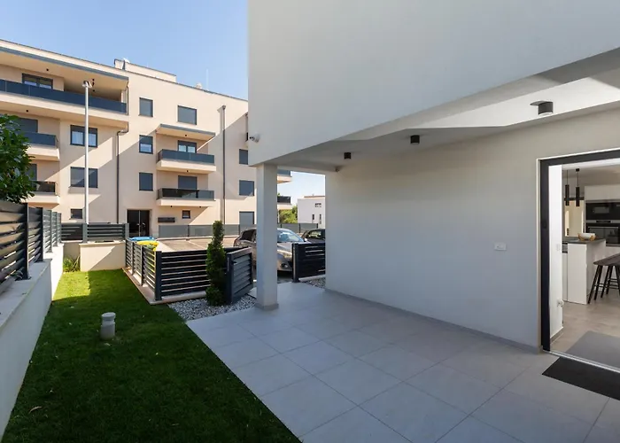 Simba Villa Tar-Vabriga