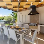 Simba Villa *