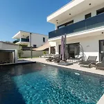 Simba Villa