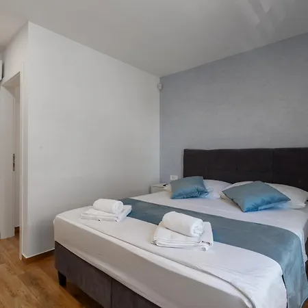 빌라 Simba Tar-Vabriga